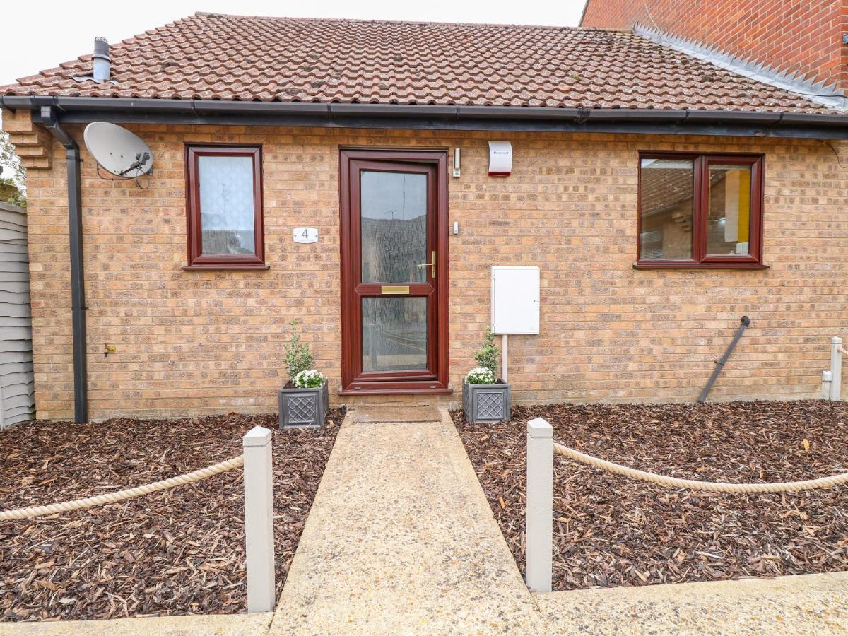 Village Retreat Ely Exterior photo
